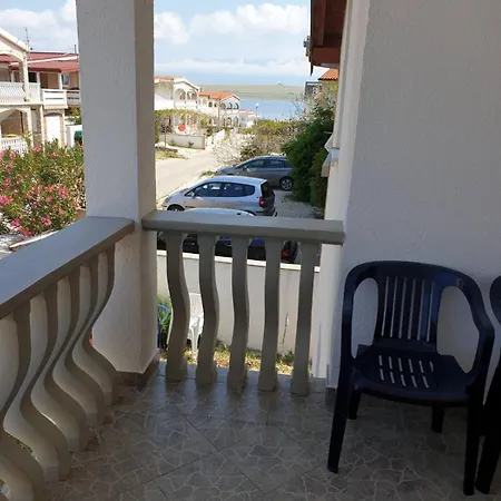 Emi2 Apartament Vir