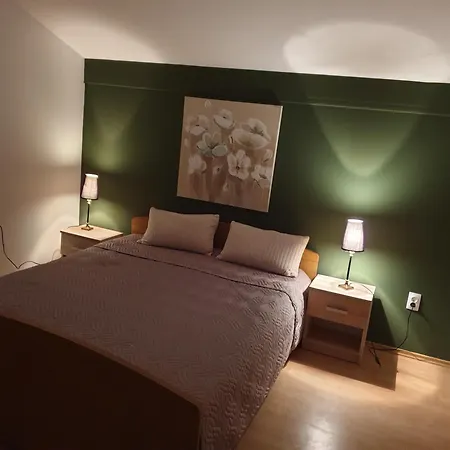 Emi2 Apartament Vir
